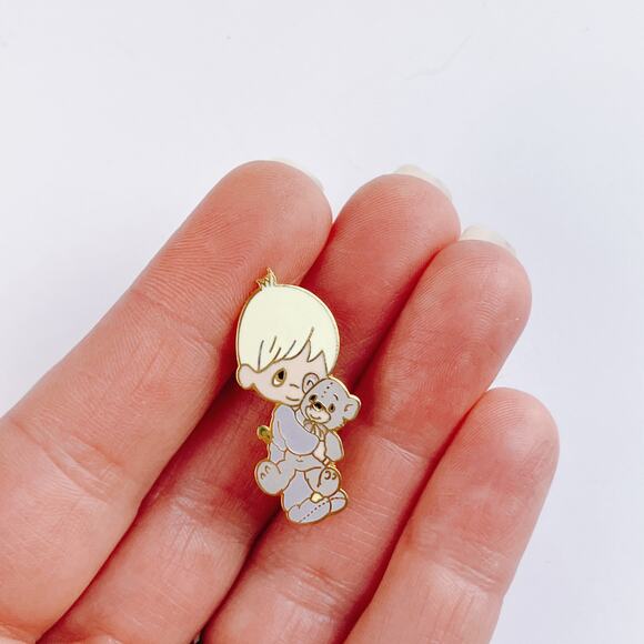 VTG Precious Moments Enamel Lapel Pin 80s Storybook Child Boy Teddy Bear Brooch - Picture 5 of 8